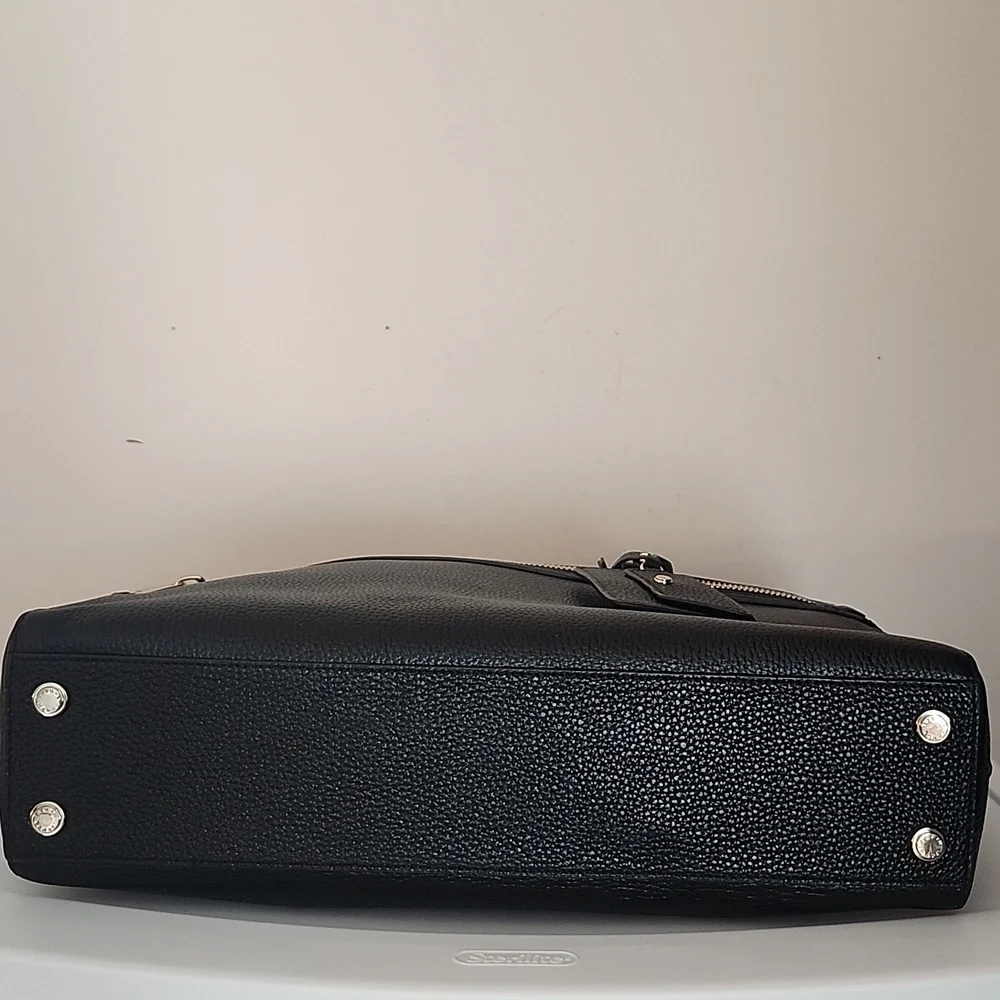 Henri Bendel Messenger/Computer Bag w/HB Wristlet